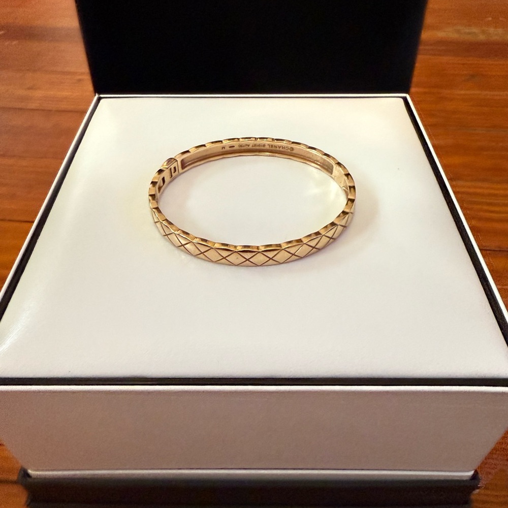 Authentic Chanel 18 Carat Rose Gold  Coco Crush Chanel Bracelet Medium size